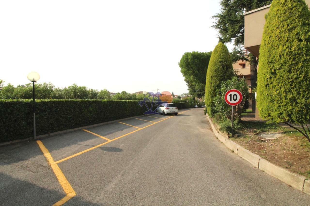 Appartamenti La Madonnina Πεσκιέρα ντελ Γκάρντα Εξωτερικό φωτογραφία